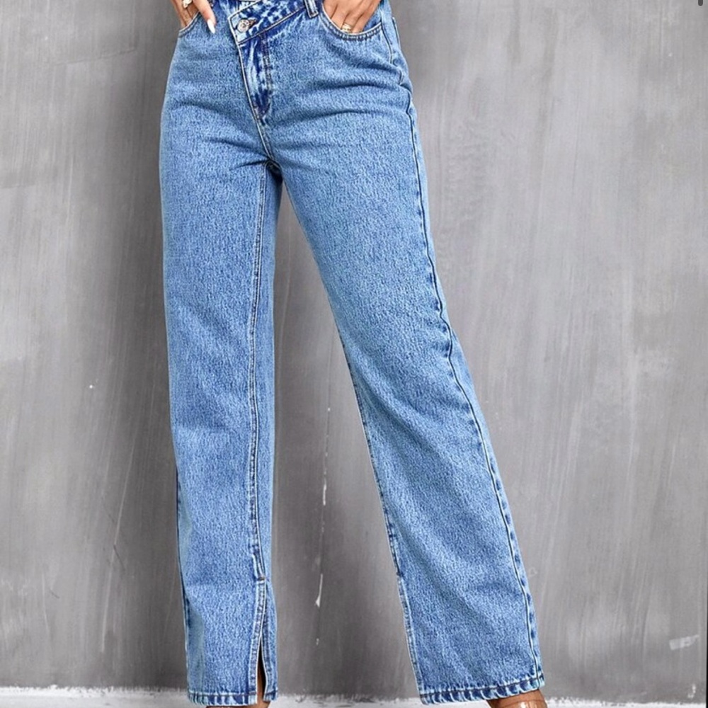SHEIN Light Blue Straight Leg Jeans